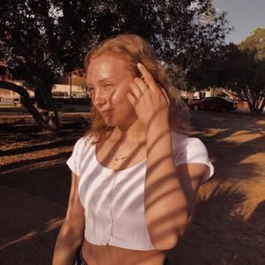 Meet your Posher, Cecelia